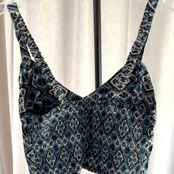 Hollister 2 piece shorts and top set - Picture 4 of 6